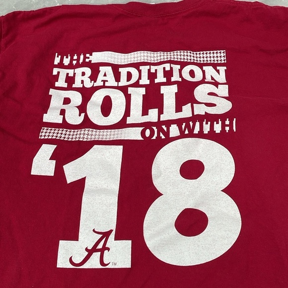 Unisex Gildan University of Alabama Class of 2018 Roll Tide Short Sleeve Shirt - Picture 10 of 13